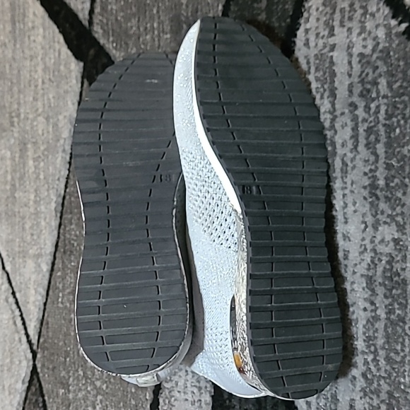 URBAN SPORT METALLIC GRAY SNAKE PRINT J SLIDES SNEAKERS - Picture 11 of 13